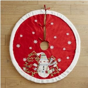 Pier 1 Red and White Christmas Tree Skirt with Snowman light up led lights